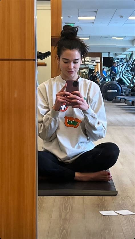 Dua Lipa shocks fans with VERY saucy shower selfie